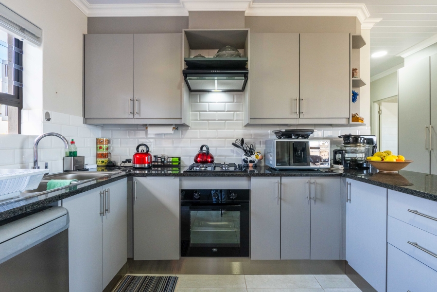 4 Bedroom Property for Sale in Seemeeu Park Western Cape